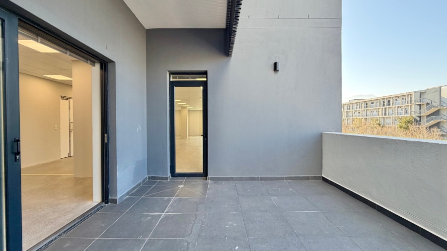 To Let Commercial Property for Rent in Paardevlei Western Cape